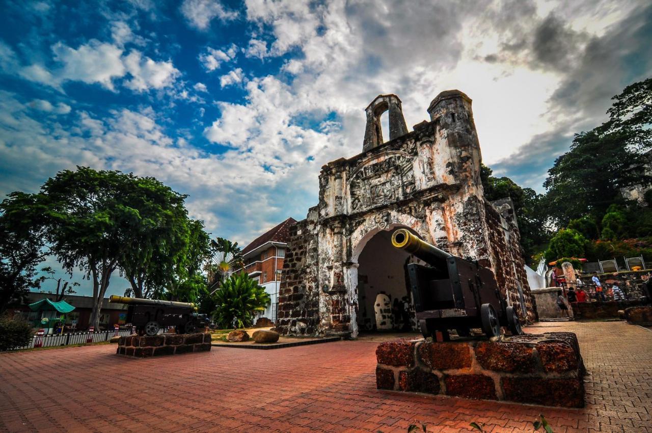 Swan Garden Hotel Malacca Esterno foto