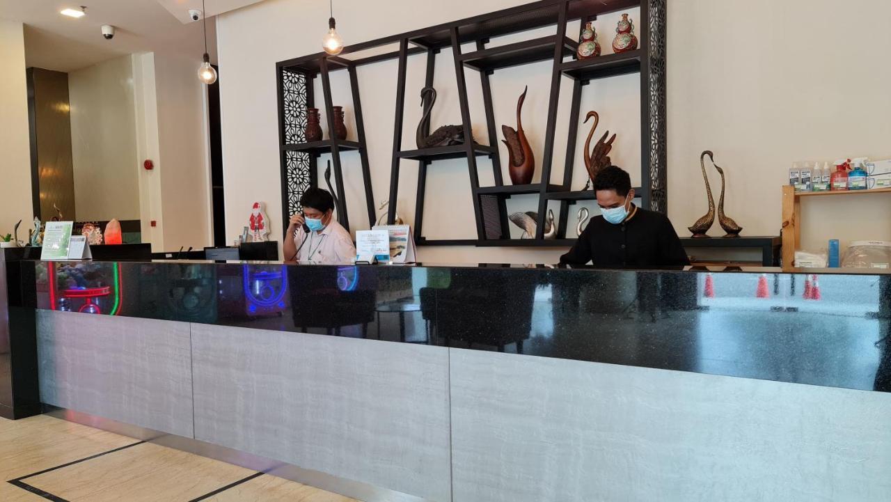 Swan Garden Hotel Malacca Esterno foto