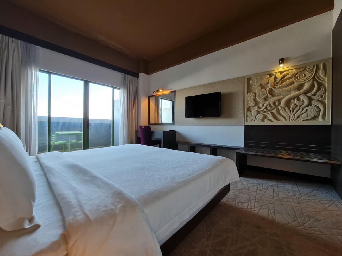 Swan Garden Hotel Malacca Esterno foto