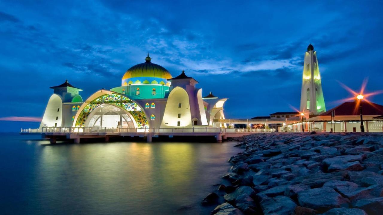 Swan Garden Hotel Malacca Esterno foto