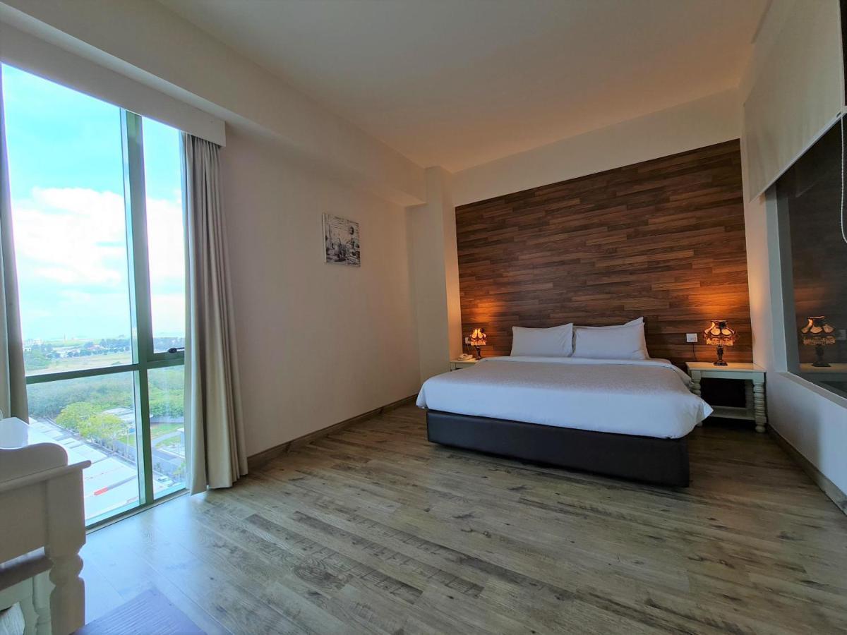 Swan Garden Hotel Malacca Esterno foto