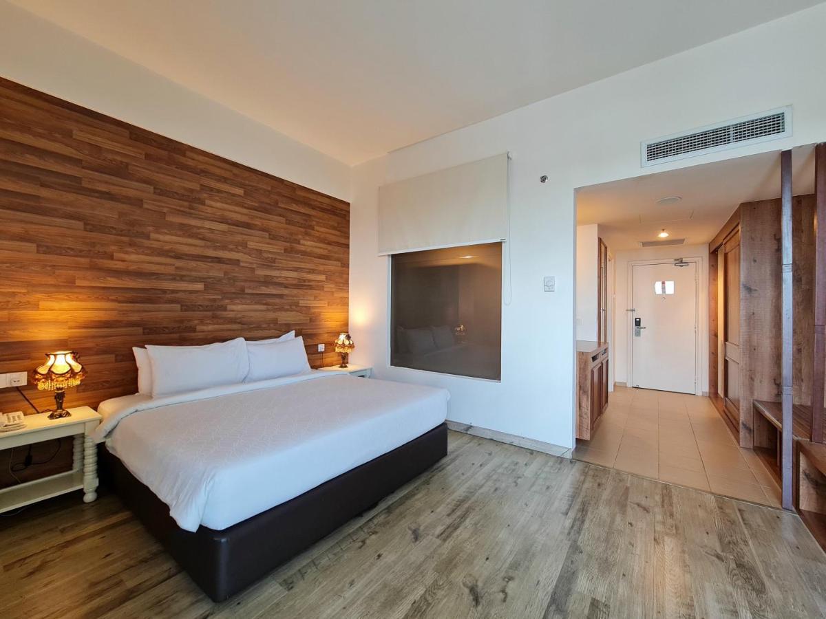 Swan Garden Hotel Malacca Esterno foto