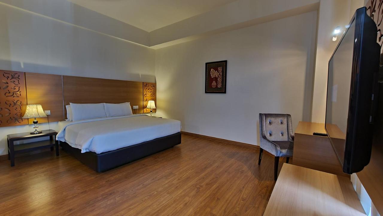 Swan Garden Hotel Malacca Esterno foto