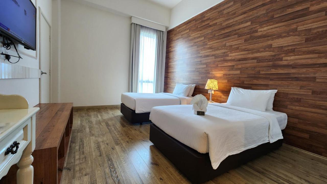 Swan Garden Hotel Malacca Esterno foto