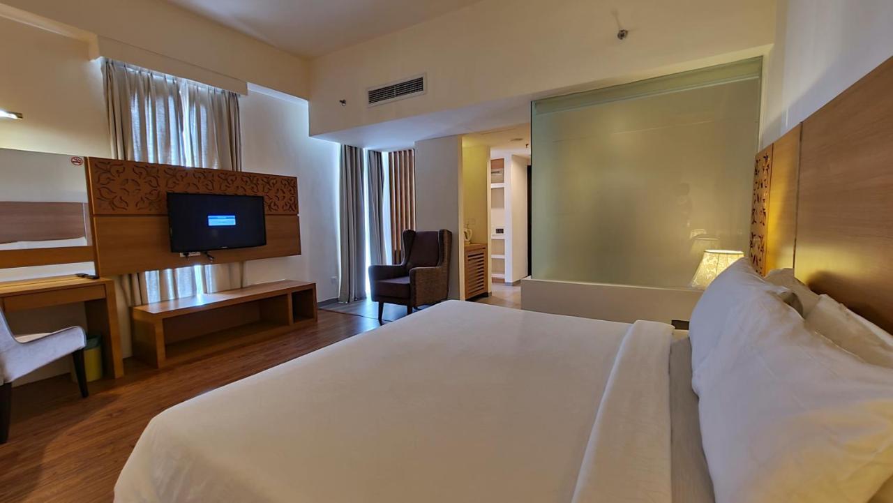 Swan Garden Hotel Malacca Esterno foto