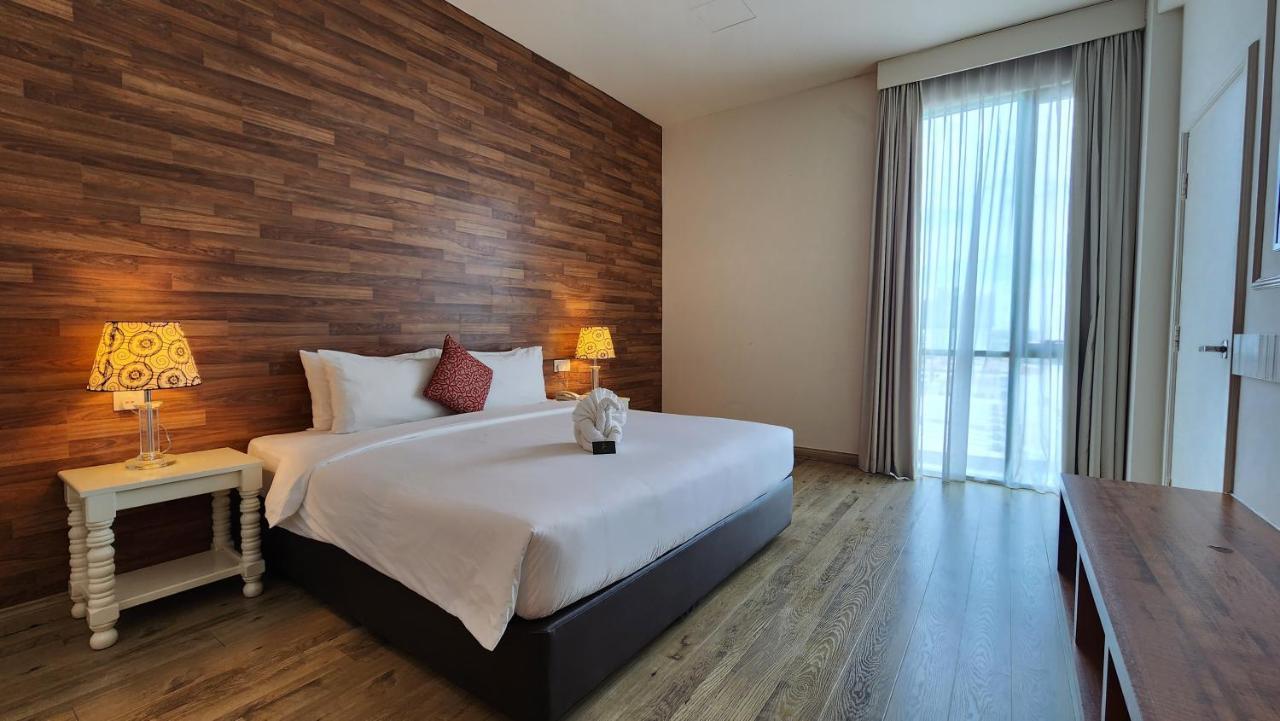 Swan Garden Hotel Malacca Esterno foto