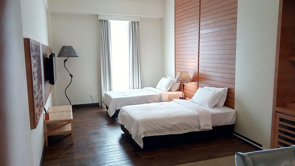 Swan Garden Hotel Malacca Esterno foto