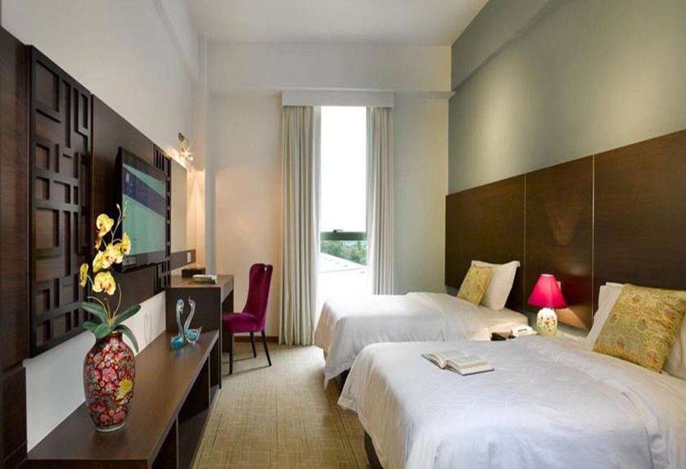 Swan Garden Hotel Malacca Esterno foto