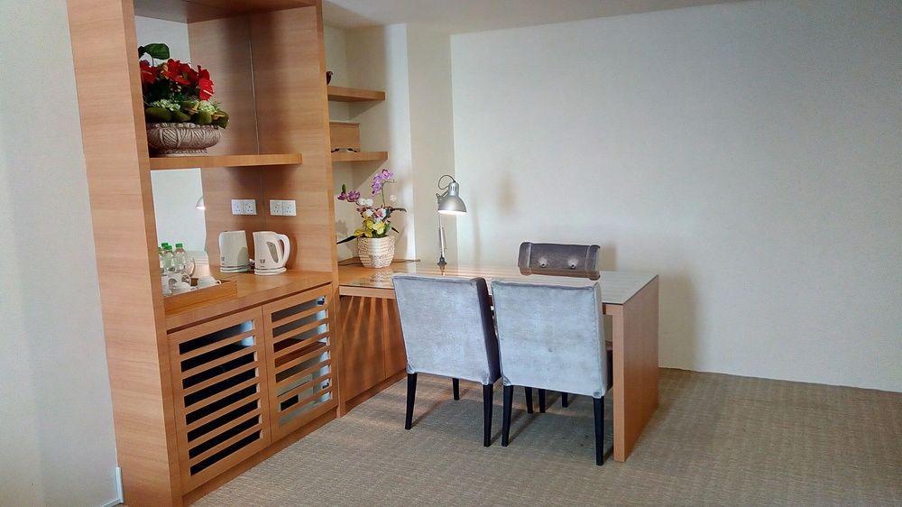 Swan Garden Hotel Malacca Esterno foto