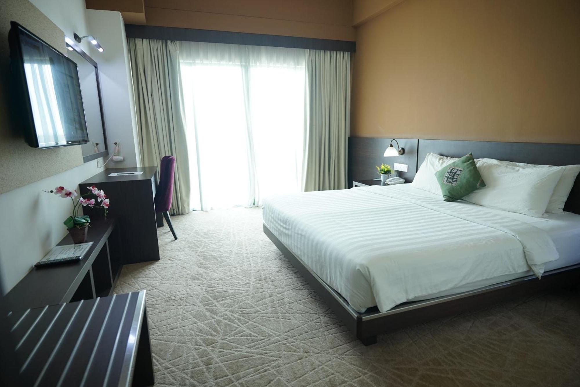 Swan Garden Hotel Malacca Esterno foto